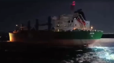 Çanakkale Boğazı'nda karaya oturan yük gemisi kurtarıldı!