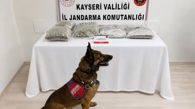 Kayseri’de otomobilin bagajında 5 kilogram esrar ele geçirildi