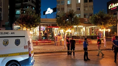 Kurşunlar masadaki müşterilere isabet etti