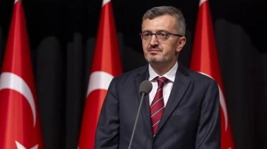 Burhanettin Duran'dan YKS mesajı: Gençlerimizi gönülden tebrik ediyorum