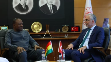 Vedat Işıkhan Ganalı mevkidaşı Pelpuo ile bir arada