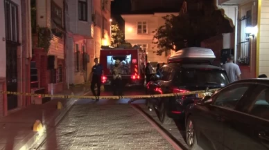 Fatih'te 4 katlı binadaki yangına müdahale eden bir itfaiye eri yaralandı