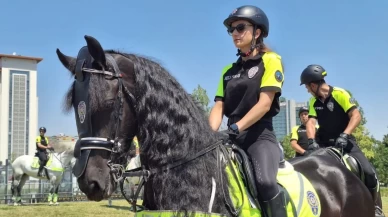 NATO Zirvesi öncesi Başkentte atlı polis devriyesi: 'Tomris' ve 'Tulpar' ilgi odağı oldu