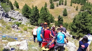 Kekik toplamak için çıktığı kayalıklardan düştü
