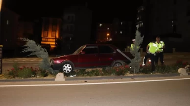 Otomobil refüje çıktı: 1 yaralı