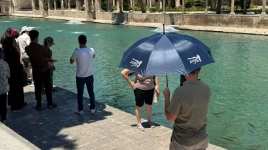 Vatandaşlar gölgelik alanlara sığındı