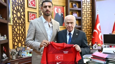 Milli futbolcu Merih Demiral'dan MHP Lideri Devlet Bahçeli'ye ziyaret