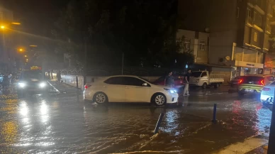 Balıkesir'de şiddetli sağanak ve fırtına hayatı felç etti!
