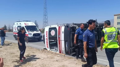 Niğde’de ambulans ile otomobil kavşakta çarpıştı: 5 yaralı
