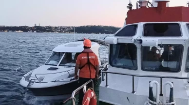 Su alan teknedeki 2 kişi son anda kurtarıldı