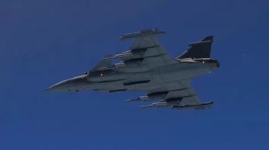 Macaristan'da savaş uçağı düştü!