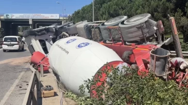 Beton mikseri yola devrildi