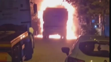Sultangazi’de yanan hafriyat kamyonu kullanılamaz hale geldi
