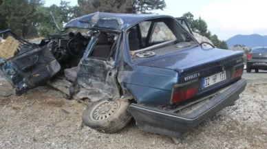Konya'da tır ile otomobil çarpıştı: 1 ölü, 1'i ağır 3 yaralı
