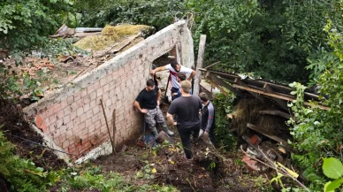 Ordu’da heyelan ahırı toprak altında bıraktı