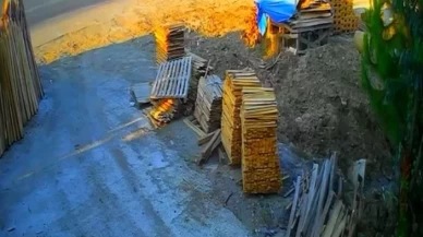 Kavşaktaki kaza kameraya yansıdı