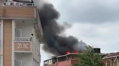 Arnavutköy’de 5 katlı binanın çatısında yangın!