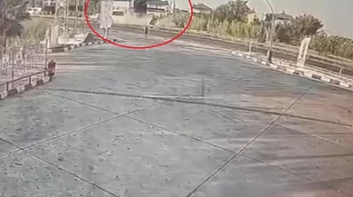Çarpışan arabalar yayalara çarptı! 6 kişi yaralandı