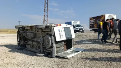 Van’da kontrolden çıkan hafif ticari araç takla attı