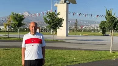 Ersin Tatar'dan milli takım formalı Kayseri paylaşımı