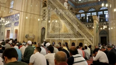 14 Ağustos Cuma namazı saat kaçta kılınacak?