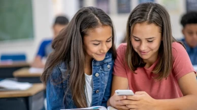 Liselerde telefon dönemi sona erdi!
