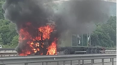 Bolu’da seyir hâlindeki TIR alevlere teslim oldu