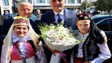 'Yan gelip yatmazlar'