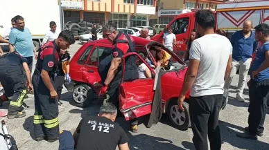Yaralı sürücüyü itfaiye ekipleri kurtardı