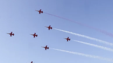 Türk Yıldızları'ndan Yalova semalarında nefes kesen gösteri