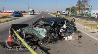 Direğe çarpan otomobilde can pazarı