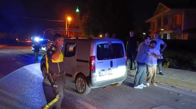 İnegöl’de araç kaldırıma çarptı: 1 yaralı