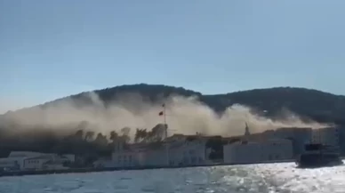 Heybeliada Deniz Harp Okulu'nun çatısında yangın
