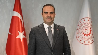 Bakan Kacır müjdeledi: Türkiye 2027'de kendi Ay aracını uzaya gönderiyor!