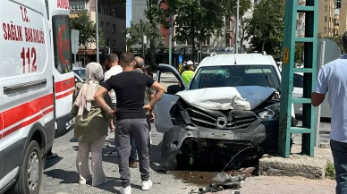 Kamyonet ve otomobil çarpıştı! Çok sayıda yaralı var