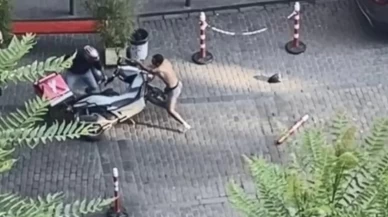 Önce kazaya neden oldu, sonra dövüldü