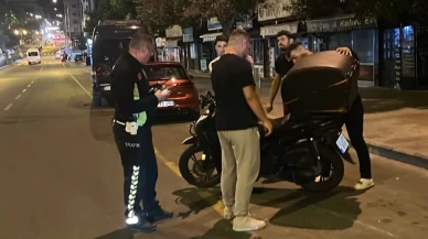 Motosikletli kurye öldü, otomobil sürücüsü gözaltına alındı