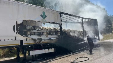 Bolu’da şeker yüklü TIR’ın dorsesi yandı