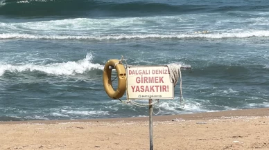 Yasağa rağmen denize giren 37 kişiyi cankurtaranlar kurtardı