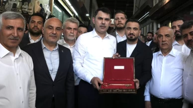 Bakan Kurum'a Kapalı Çarşı'nın sembolik anahtarı verildi