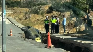 Gaziantep’te otomobil doğal gaz çukuruna düştü