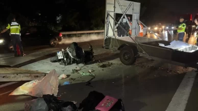 İkaz römorkuna çarpan motosikletli hayatını kaybetti