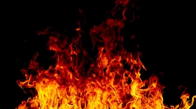 Mühürlü boya imalathanesinde yangın! Alevler çevredeki iş yerlerine sıçradı