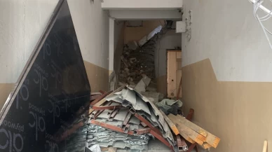 Fatih'te kentsel dönüşüm yıkımında korkutan çökme