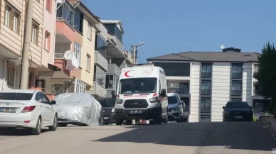 Sabah uyandığında eşini yerde hareketsiz buldu