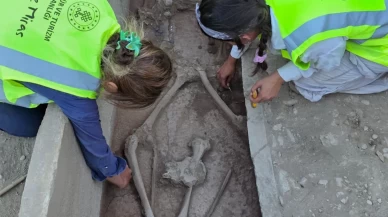 Bakan Ersoy açıkladı: 'Aspendos'ta 2 bin 400 yıllık güreşçi mezarı keşfedildi'