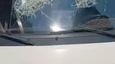 Adana’da şoförü darbedip dolmuşun camlarını kırdı