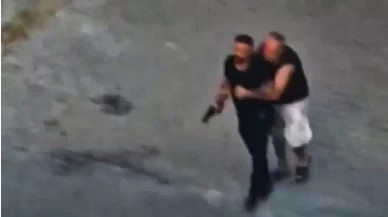 Taziye evinde husumetli iki grup birbirine girdi