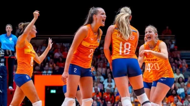 Hollanda, Slovenya'yı karar setinde devirdi