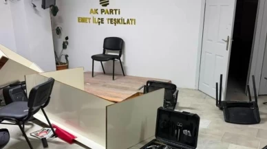 Kütahya’da AK Parti İlçe Başkanlığı binasına saldırı!